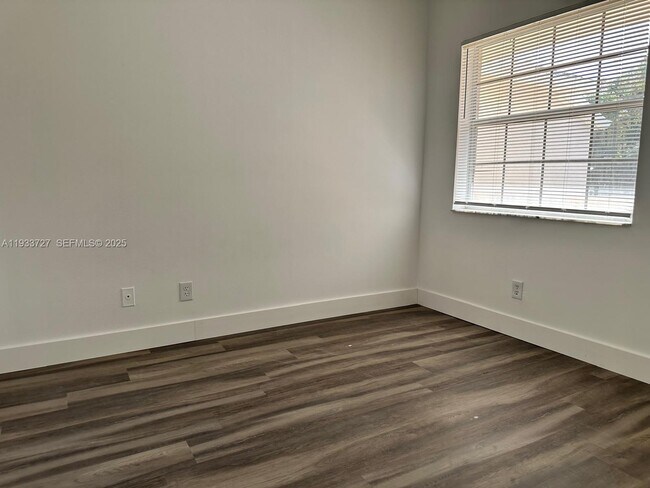 Photo - 891 Cypress Park Way Unidad C6