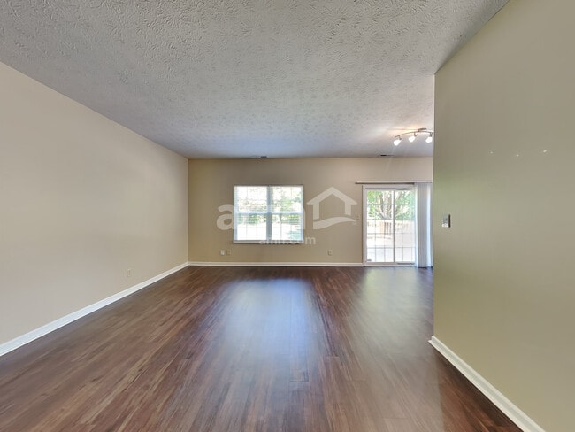 Photo - 8060 Chesterhill Way