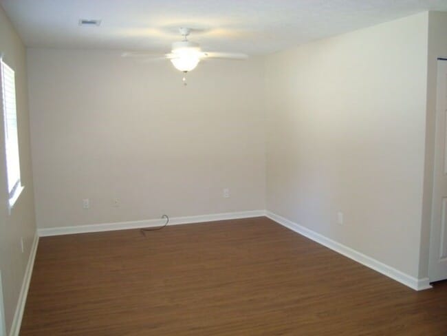 Photo - Kurt Circle 1351/1353**Raymer Unit 1351