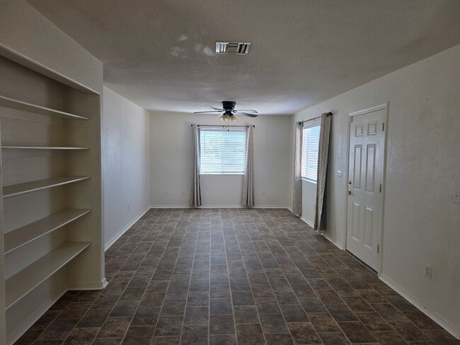 Photo - 3 Bed/2 bath home located in desirable Holiday Shores, Bullhead City AZ.