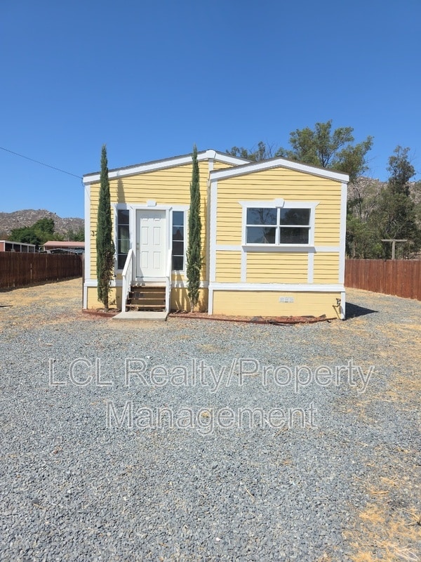 Building Photo - 32958 CA-74 Rental