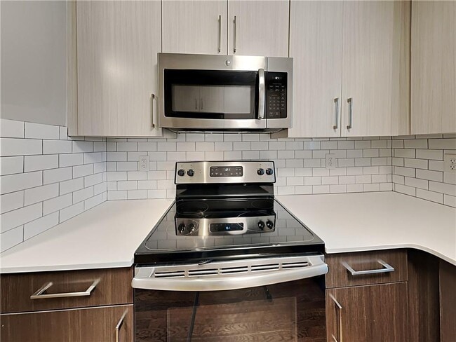Photo - 880 N Highland Ave NE Unidad A1