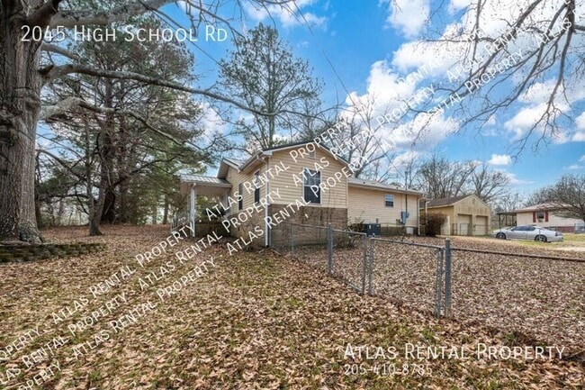 Photo - 2045 High School Rd