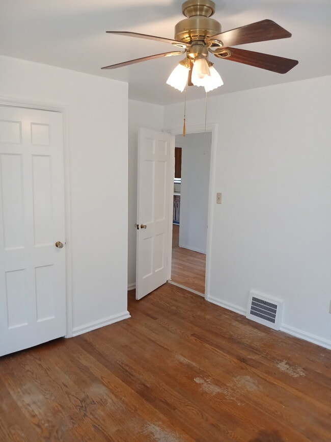 1 of 2 bedrms 1st fl remote control ceiling fan - 1200 Commonwealth Ave