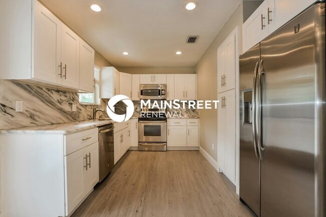 4 Bedroom Pet-Friendly Home in Mount Dora, FL with Main Street Renewal