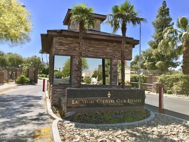 Building Photo - 668 Oakmont Ave Unit 1715 Rental
