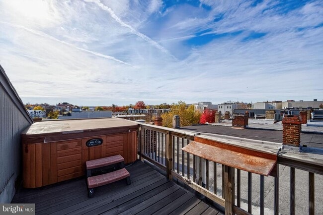 Photo - 1000 Park Rd NW