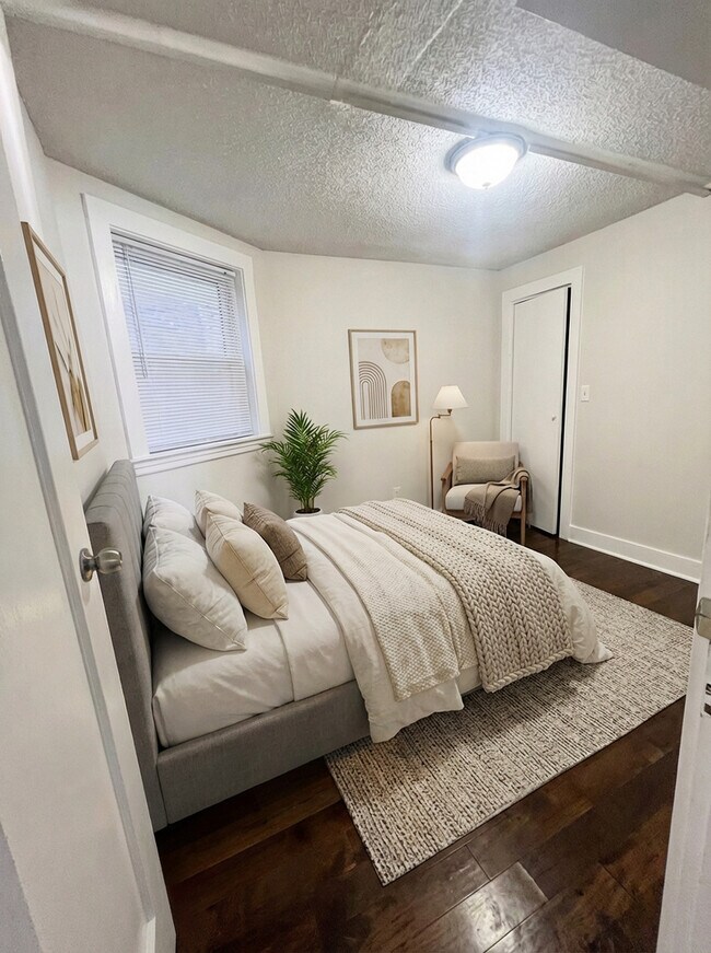 Photo - 3636 W Iowa St Unidad BF