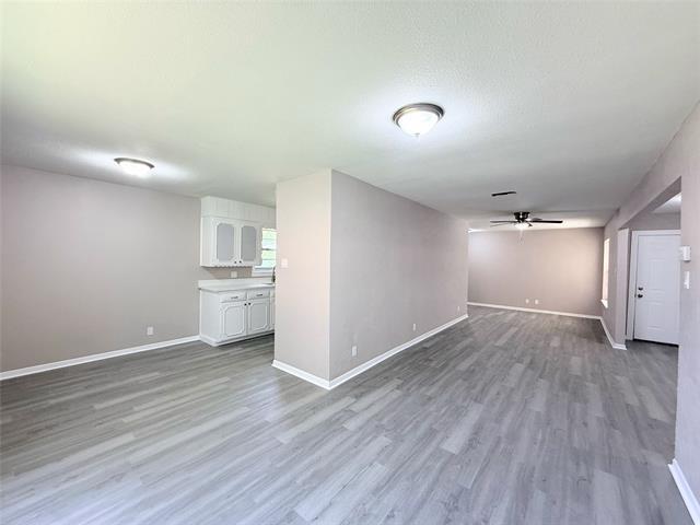Photo - 1228 Oak Dr