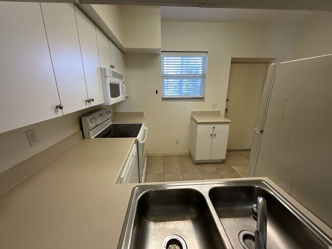 Photo - 8312 Bernwood Cove Loop