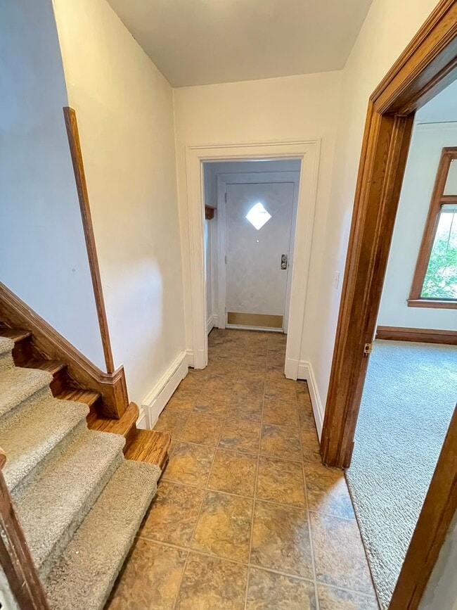 Building Photo - AVAILABLE NOW! 4 Bedroom Near Chester Cree... Rental