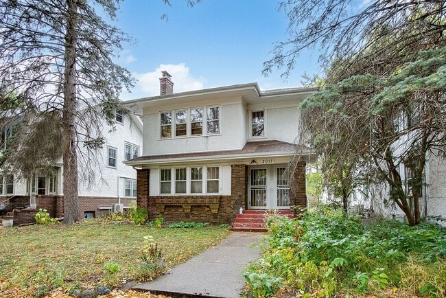 Photo - 2011 Portland Ave Unit upper