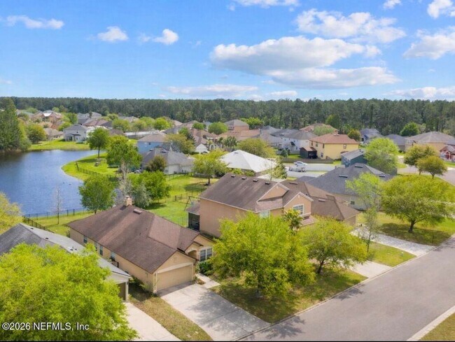 4182 Victoria Lakes Dr W