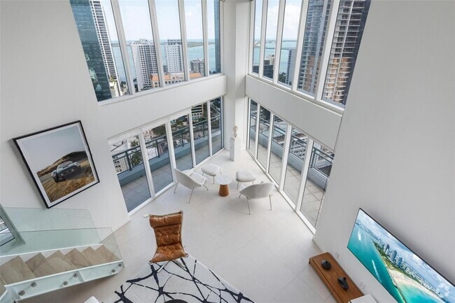 Building Photo - 60 SW 13th St Unit 2600 Rental