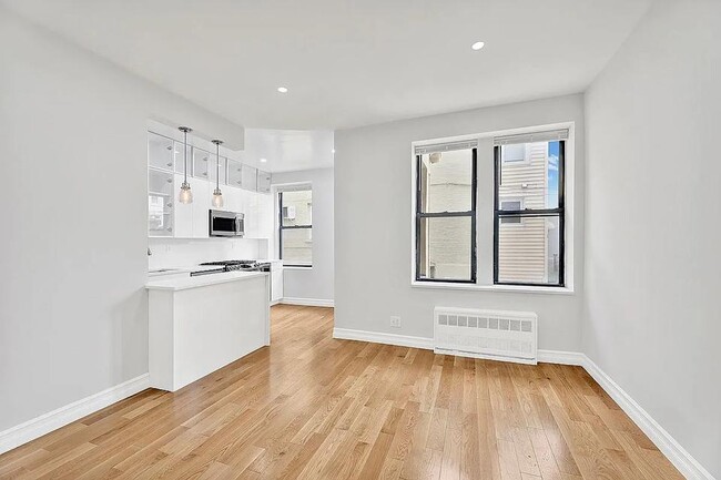 Photo - 7101 Shore Rd