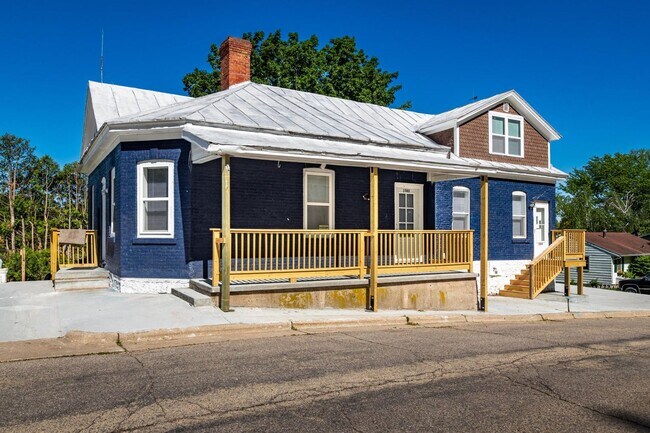 Building Photo - 1500-1504 31st St S Unit 1504