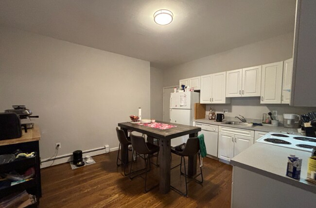 Photo - 17 Stearns Rd Unit 4