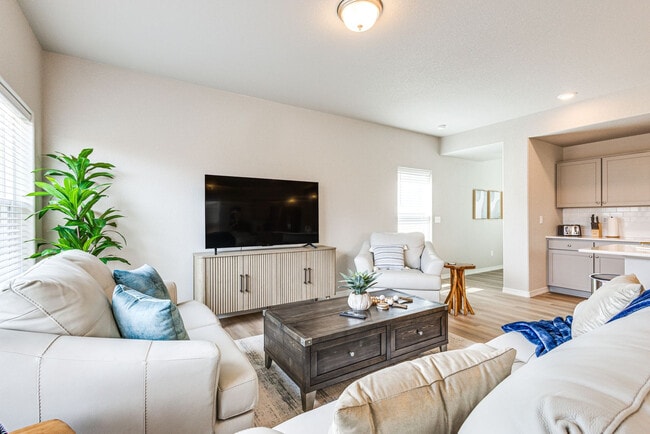 8458 Blue Feather Lp Unit SI ID1546213P
