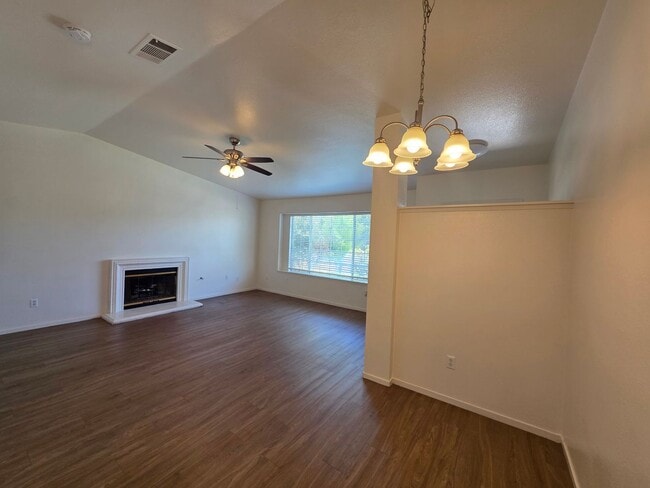 Photo - 2211 W Sweet Ct