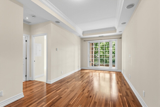 Photo - 21 Burkebrook Pl