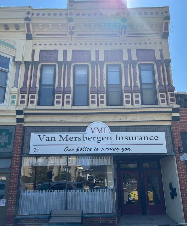 Building Photo - Van Mersbergen Unit 104 1/2 E Franklin St Apt A