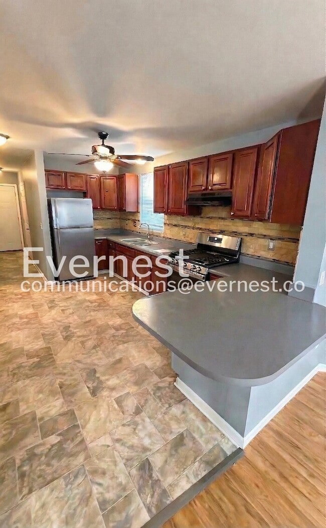 Photo - 2167 Edmund Ave