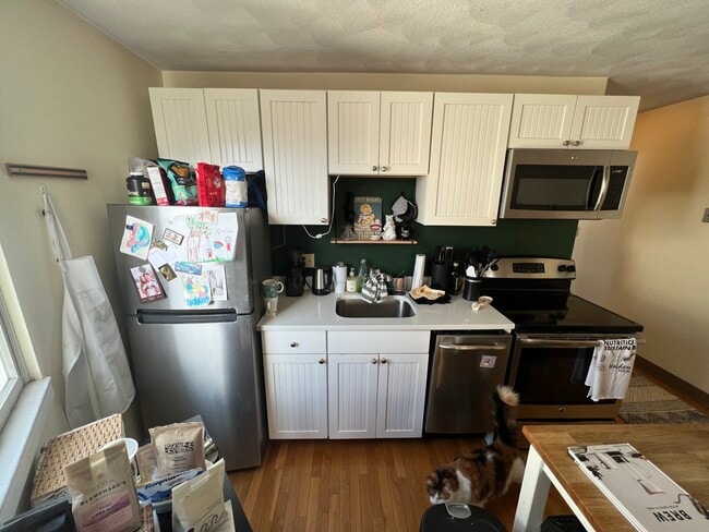 Photo - 221 Holland St