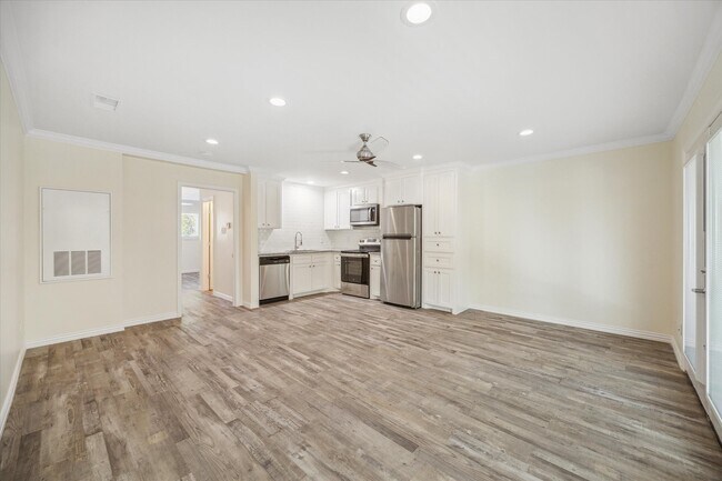 Photo - 300 Pecore St Unit 12