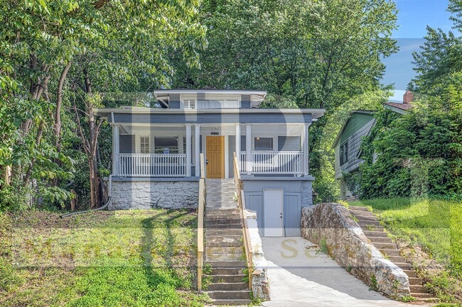 Building Photo - 1825 E 67th St