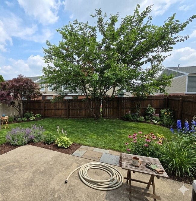 Photo - 209 Maryrose Dr