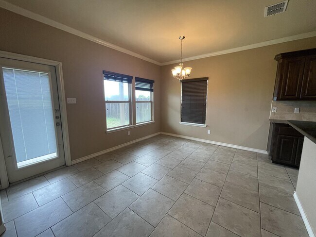Photo - 2202 Retta Dr