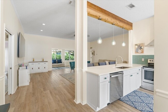 Photo - 131 Barrier Isle Dr