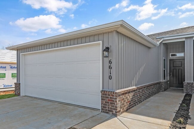Photo - 6608 NW Vandergriff St