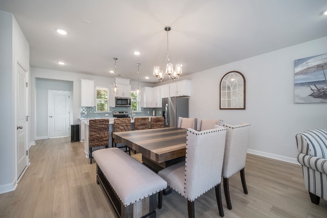 Photo - 101 Winding River Dr