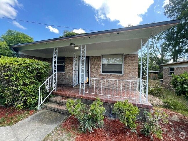 Building Photo - 5/2 Single Family home in East Grand Park ...