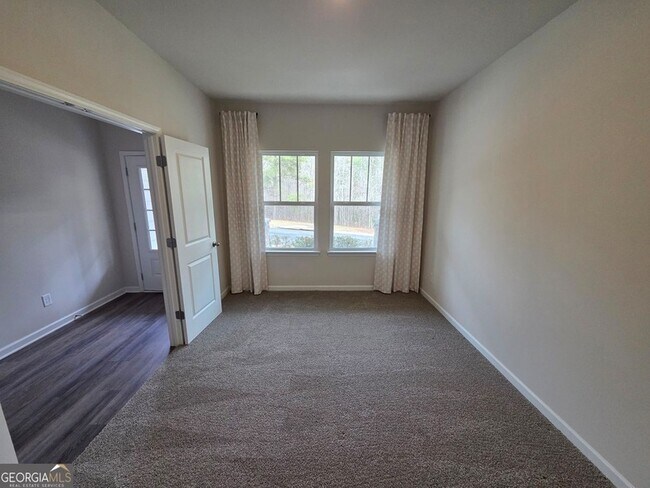 Photo - 167 Vly Oak Dr