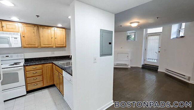 Building Photo - 36 Queensberry St Rental