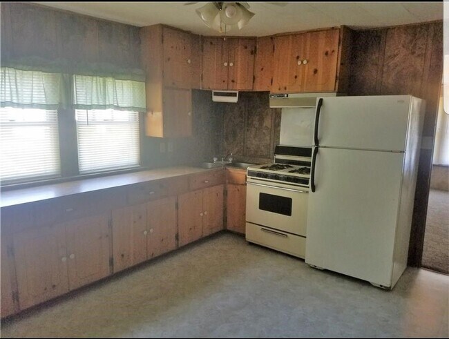 Kitchen - 2106 Barron Pl
