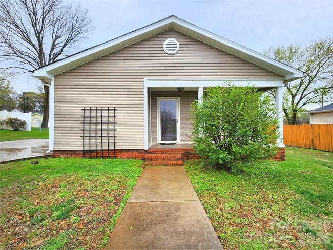 Building Photo - 1607 Parkdale Ave