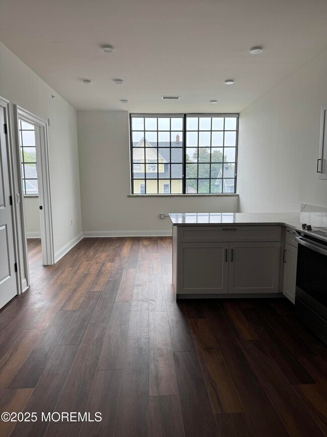 Building Photo - 179 Chelsea Ave Unit 201 Rental