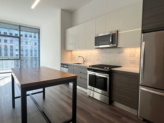 Building Photo - 222 W Hubbard St Unit 611