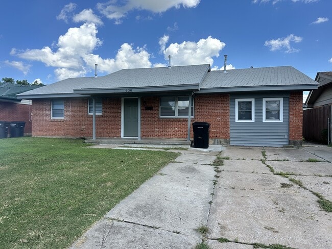 Photo - 630 SW 3rd St Casa