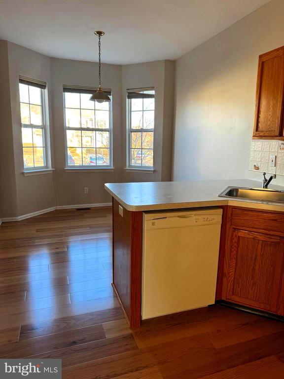 Photo - 30 Amesbury Ct