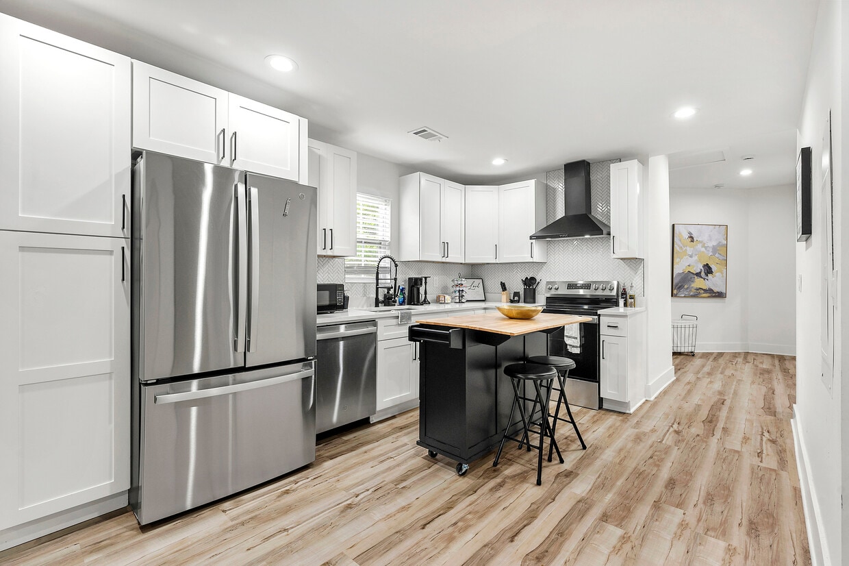 Main House Kitchen - 2310 Tiger Flowers Dr NW (Atlanta, GA)