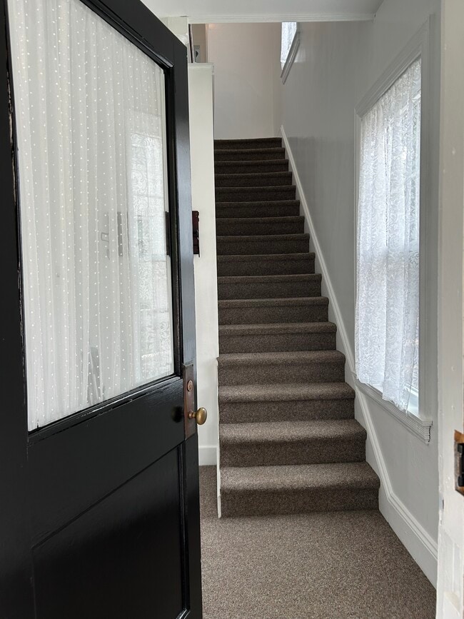 Entrance Foyer - 1633 Old York Rd Unit 2
