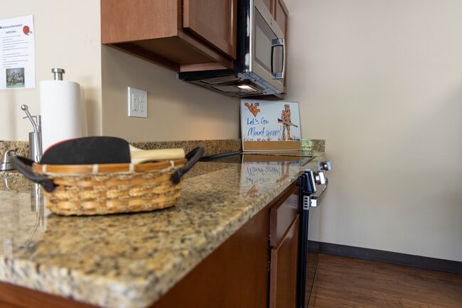 Game Room - Kitchen