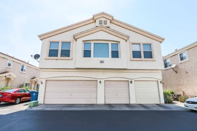 Building Photo - CUTE 3 BEDROOM TOWNHOUSE FOR RENT.