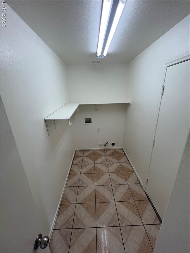 Photo - 825 Hyattsville St