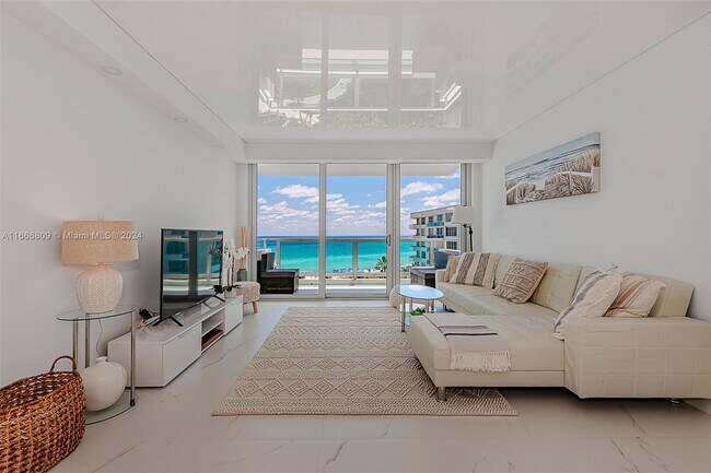 Photo - 5161 Collins Ave Unit 915