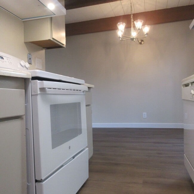 Photo - AVAILABLE NOW! Charming and Spacious Townhouse in Great Midtown Location! Unit 1411-3